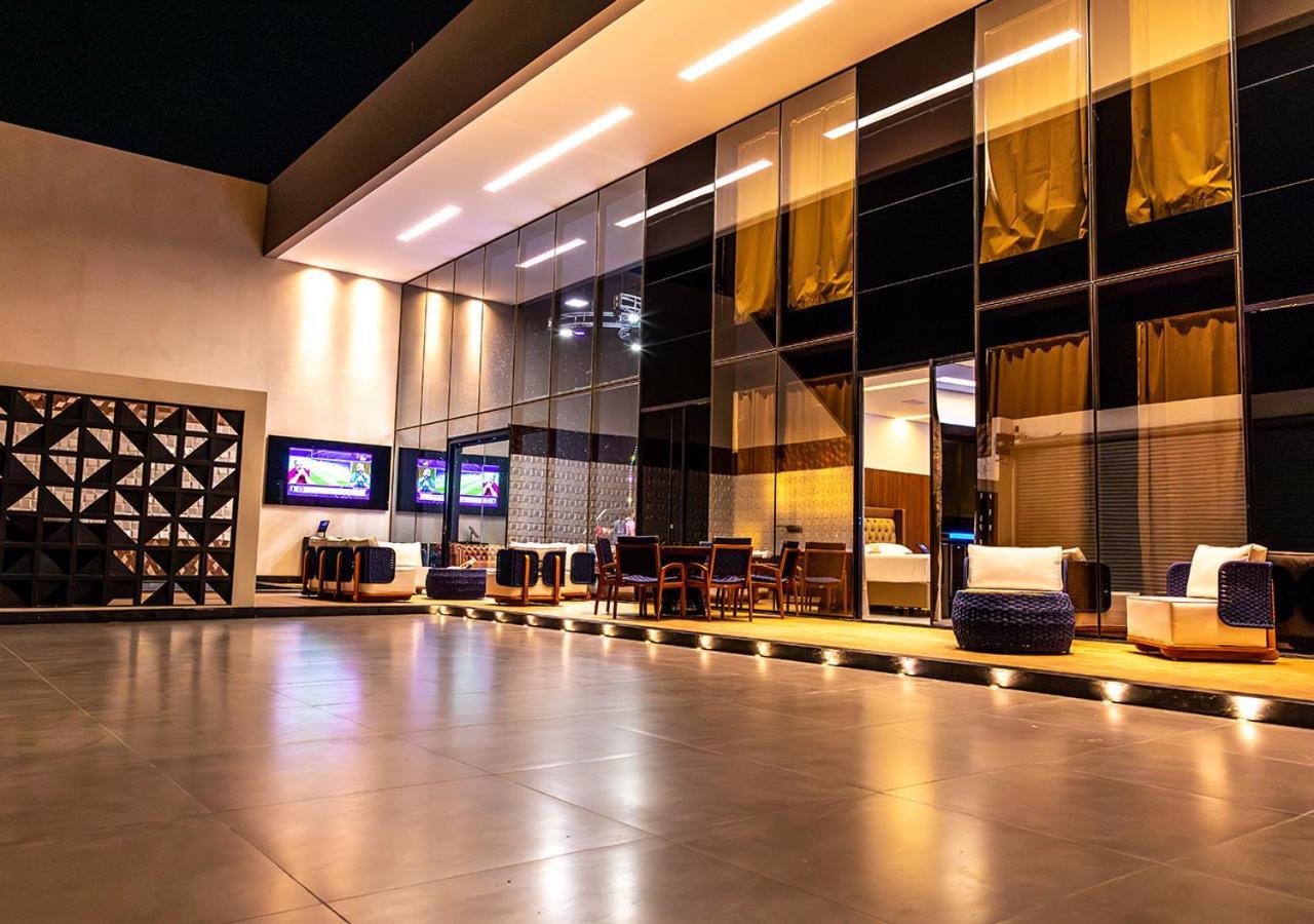 פטרולינה Dubai Motel מראה חיצוני תמונה