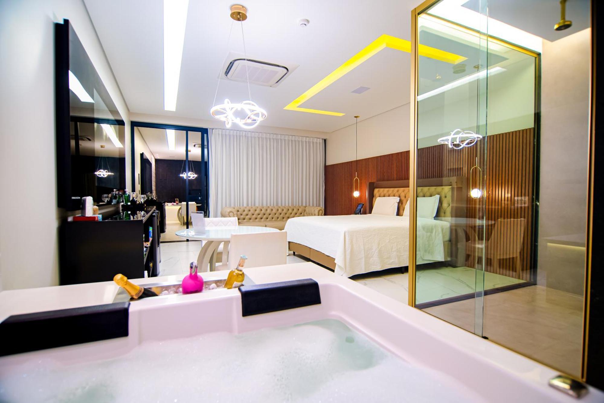 פטרולינה Dubai Motel מראה חיצוני תמונה