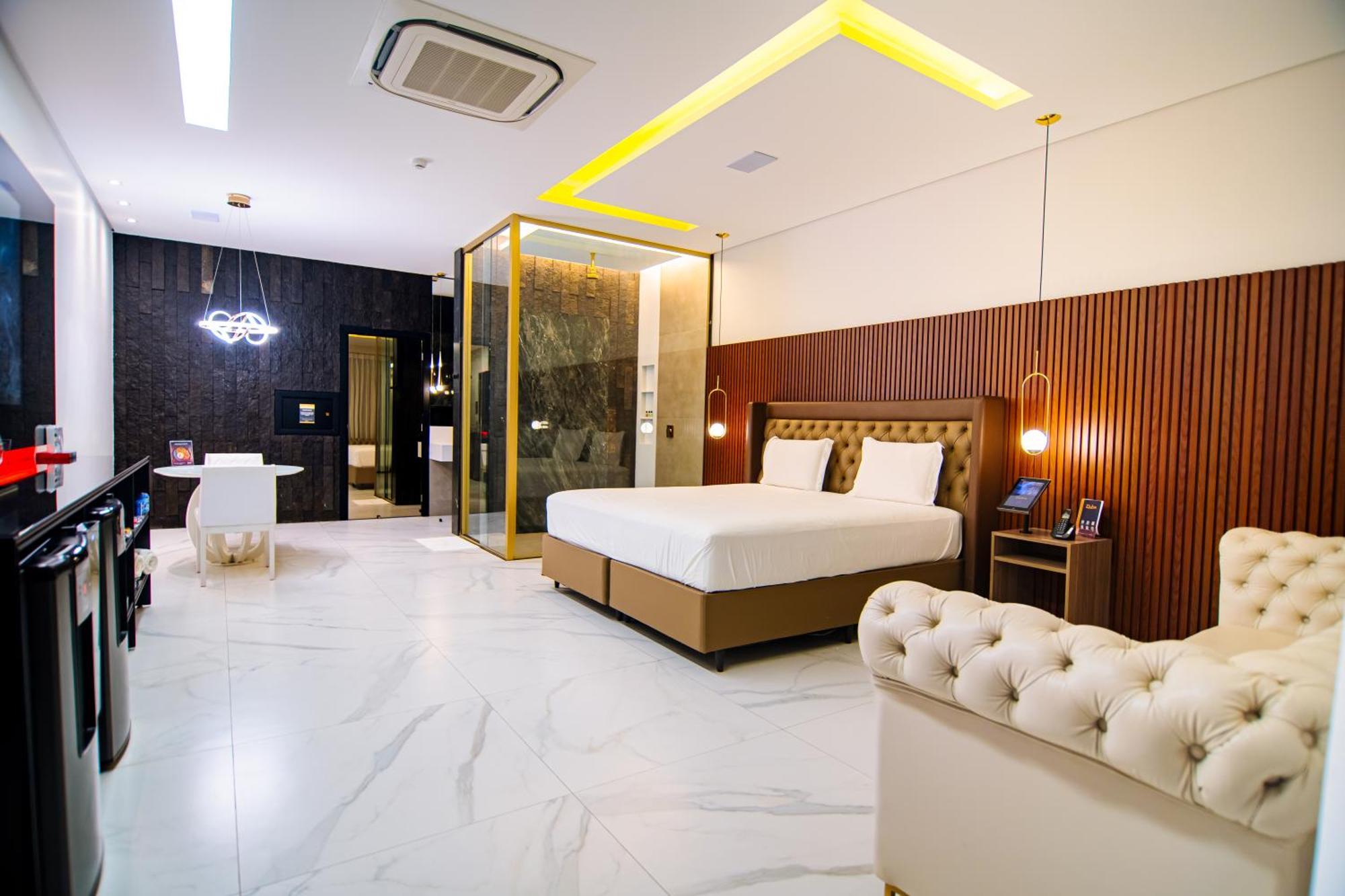 פטרולינה Dubai Motel מראה חיצוני תמונה